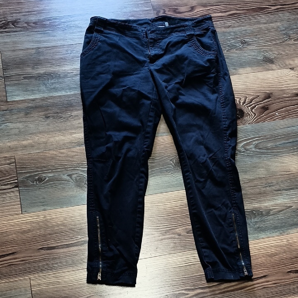 Athleta Crops Pants Size Large